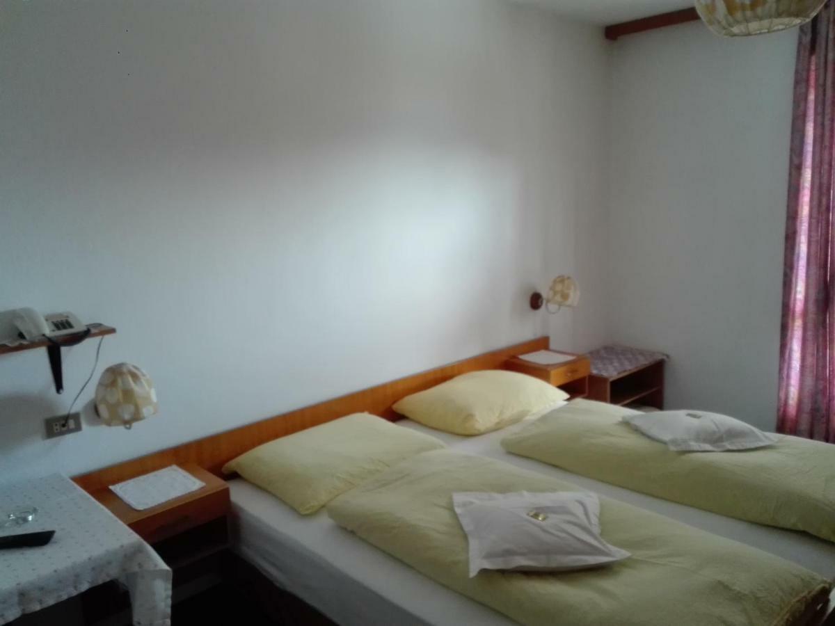 Hotel Haselried Tirolo Exterior photo